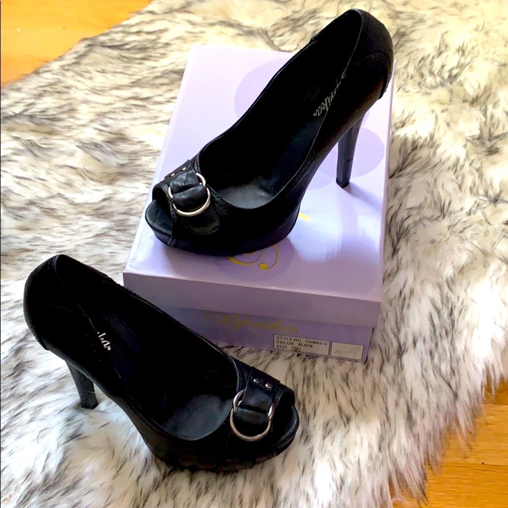 4” heels with buckle